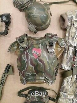 1/6 Scale Hot Toys Aliens Colonial Marine Custom Hicks Armor Set & BDU's