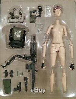 1/6 scale Hot Toys MMS05 Aliens USCM Colonial Marine Vasquez
