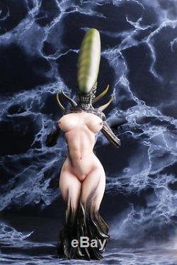 10 Style 12 Predator vs Alien Queen Sexy Figure Statue AVP Model Collectibles