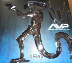 16 AvP Alien Warrior Special Edition withface hugger. MMS29 by HT dtd 2006. NRFB