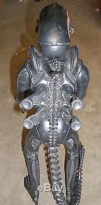 18 Alien figure with dome and working inner mandibles Kenner 1979 Loose