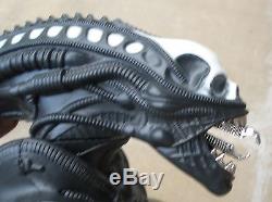 18 Alien figure with dome and working inner mandibles Kenner 1979 Loose