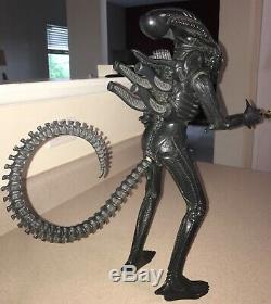 1979 18 Alien Action figure by Kenner