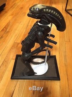 1979 ORIGINAL Kenner Alien Xenomorph figure with helmet. Great Condition