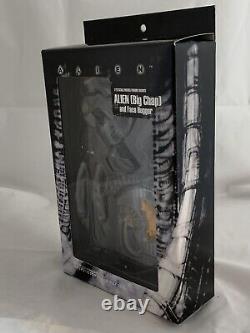 2002 ALIEN 1/12 Scale Model Figure ALIEN BIG CHAP AND FACE HUGGER NEW Sealed