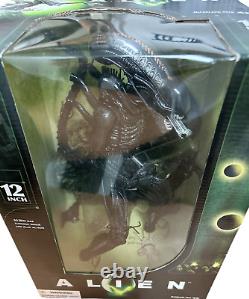 2004 McFarlane Toys 12 inch Alien Action Figure Lunging Inner Jaw Action NIB JB