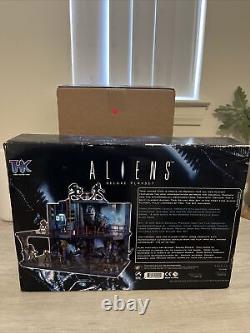 2004 Treehouse Kids Aliens Deluxe Playset Brand New