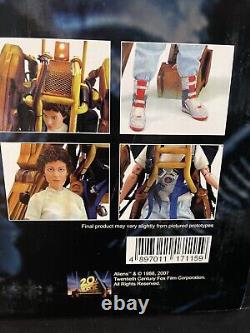 2007 Hot Toys Aliens Power Loader Ellen Ripley MMS39 1/6 Scale Model
