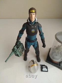 2012 NECA Prometheus Engineer Battle Damaged TRU Exclusive David8 lot U. S. SELLER