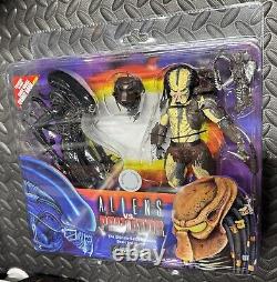 2015 Toys R Us Exclusive NECA Aliens vs Predator 2 Pack Romulus OG 3