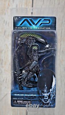 2016 NECA AVP Alien vs. Predator Grid Alien AUTHENTIC Sealed Complete