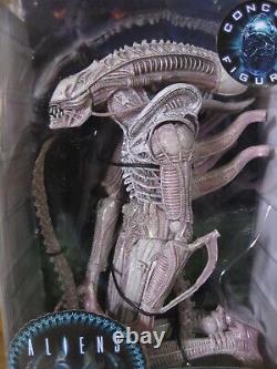 2016 Neca Aliens 7 Xenomorph (Albino Drone) New MIP Aliens Romulus Resurrection