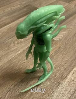 2020 Neca SDCC ultimate Alien Big Chap Warrior GITD painted prototype test shot