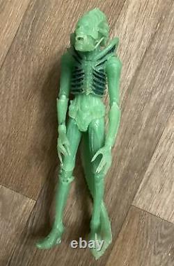 2020 Neca SDCC ultimate Alien Big Chap Warrior GITD painted prototype test shot