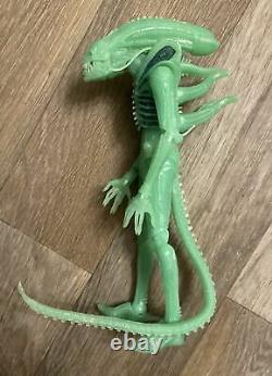 2020 Neca SDCC ultimate Alien Big Chap Warrior GITD painted prototype test shot