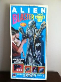 ALIEN 1979 BLASTER GIANT target Set Kenner HG toys rare BOXED Near Complete Look