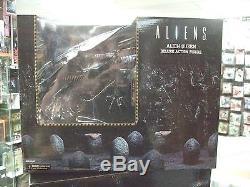 ALIEN QUEEN Ultra Deluxe boxed action figure Aliens AvP Predator by NECA NEW
