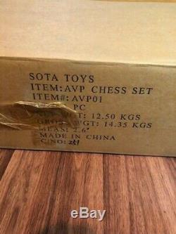 ALIEN VS PREDATOR AVP Chess Set Limited Edition of 5000 SOTA Toys Brand New