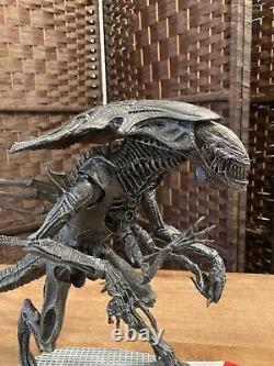 ALIENS Alien Queen McFarlane 2003 Movie Maniacs 6 with a custom stand