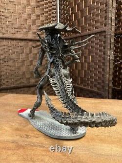 ALIENS Alien Queen McFarlane 2003 Movie Maniacs 6 with a custom stand