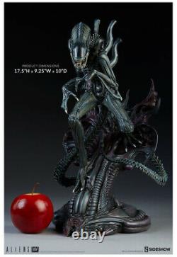 ALIENS Alien Warrior Polystone Statue Sideshow