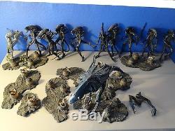 ALIENS LIGHTED QUEEN NEST lot of 20 neca/mcfarlane movie masters
