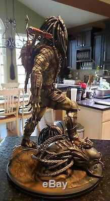 AVP Alien vs Predators Wolf Predator Legendary Scale statue 31 NIB Nt Sideshow