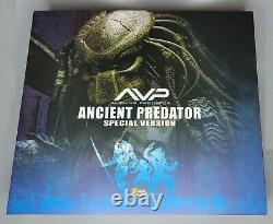AVP Ancient Predator Hot Toys Sideshow Version 1.0 MMS30 DISPLAYED Read