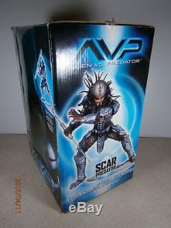 AVP scar 12 X2 figure McFarlane toys box set movie dvd alien vs predator
