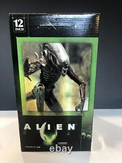 Alien 12 Action Figure McFarlane Toys New 2004 Xenomorph