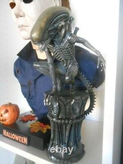 Alien Alien Big Chap Statue Sideshow