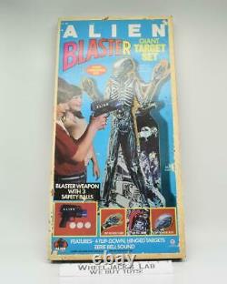 Alien Blaster Giant Target Set WITH GUN! 32 Inches 1979 Vintage HG Toys