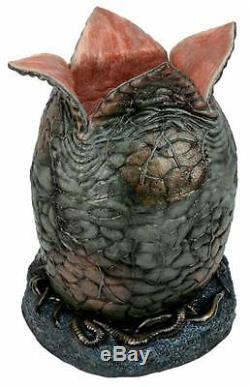Alien Egg and Facehugger Life-Size Foam and Latex Neca Prop Replica with LED Lig