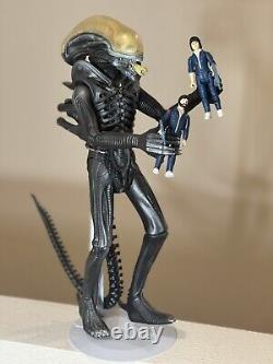 Alien Figure Tsukuda Hobby Japan Version 17 Tall + 2 Reaction Ripley & Dallas