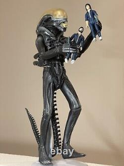 Alien Figure Tsukuda Hobby Japan Version 17 Tall + 2 Reaction Ripley & Dallas