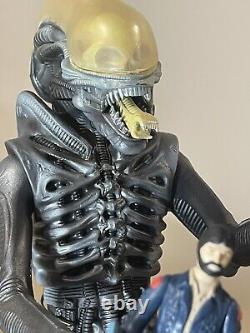 Alien Figure Tsukuda Hobby Japan Version 17 Tall + 2 Reaction Ripley & Dallas