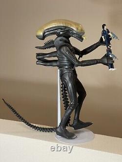 Alien Figure Tsukuda Hobby Japan Version 17 Tall + 2 Reaction Ripley & Dallas