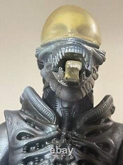 Alien Figure Tsukuda Hobby Japan Version 17 Tall + 2 Reaction Ripley & Dallas