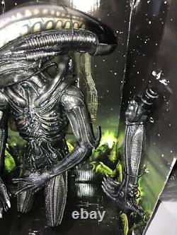 Alien Fully Articulated Collector's Edition 18 Figure Neca Toys open box