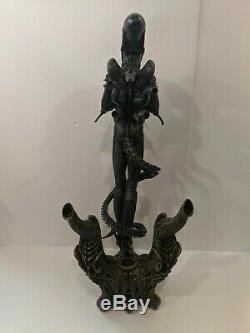 Alien Internecivus Raptus Statue Sideshow H. R. Giger Xenomorph