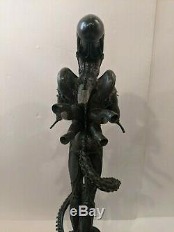Alien Internecivus Raptus Statue Sideshow H. R. Giger Xenomorph