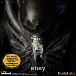 Alien One12 Collective Alien Mezco Toyz