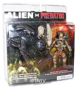 Alien VS. Predator NECA Exclusive Action Figure 2 Pack Alien Vs. Predator