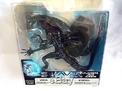 Alien Vs Predator Alien Queen Figure With Base (connects With Predator) Sealed