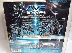 Alien Vs Predator Alien Queen Figure With Base (connects With Predator) Sealed