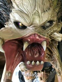 Alien vs Predators Wolf Predator Legendary Scale Bust Sideshow Statue AVPR