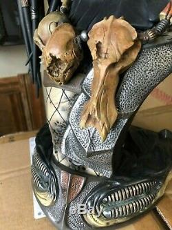 Alien vs Predators Wolf Predator Legendary Scale Bust Sideshow Statue AVPR
