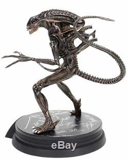 Alien warrior aliens cast signed / autographed statue