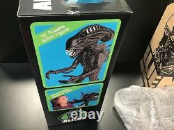 Aliens 18-Inch Alien Warrior Rare ACID GREEN Color Variant Action Figure SUPER7