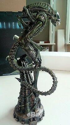 Aliens Alien Warrior Statue Sideshow Collectibles